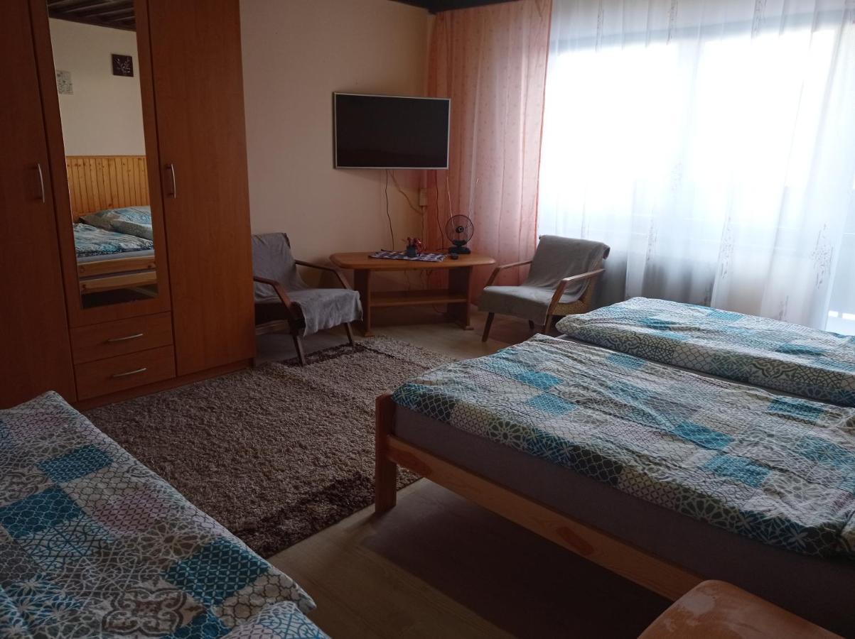 Penzion Sarka Hotel Strba Exterior photo